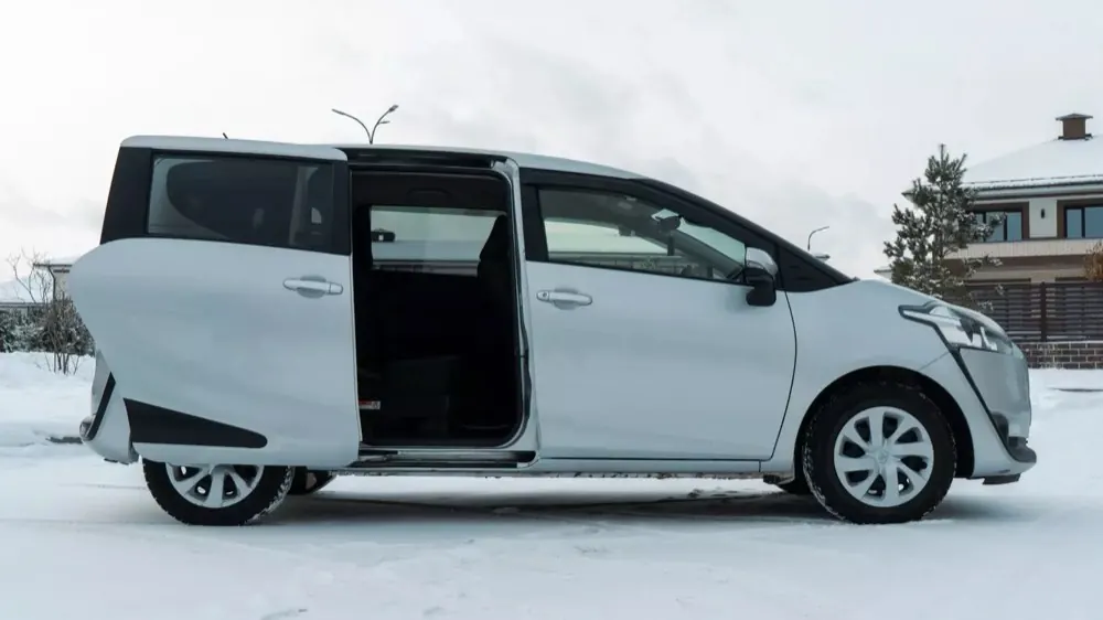 Toyota Sienta, фото 4