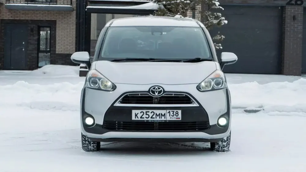 Toyota Sienta, фото 2